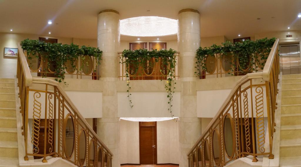 Soluxe Hotel อัลมาตี ภายนอก รูปภาพ