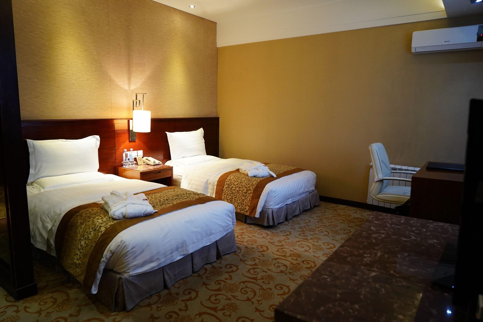 Soluxe Hotel อัลมาตี ภายนอก รูปภาพ