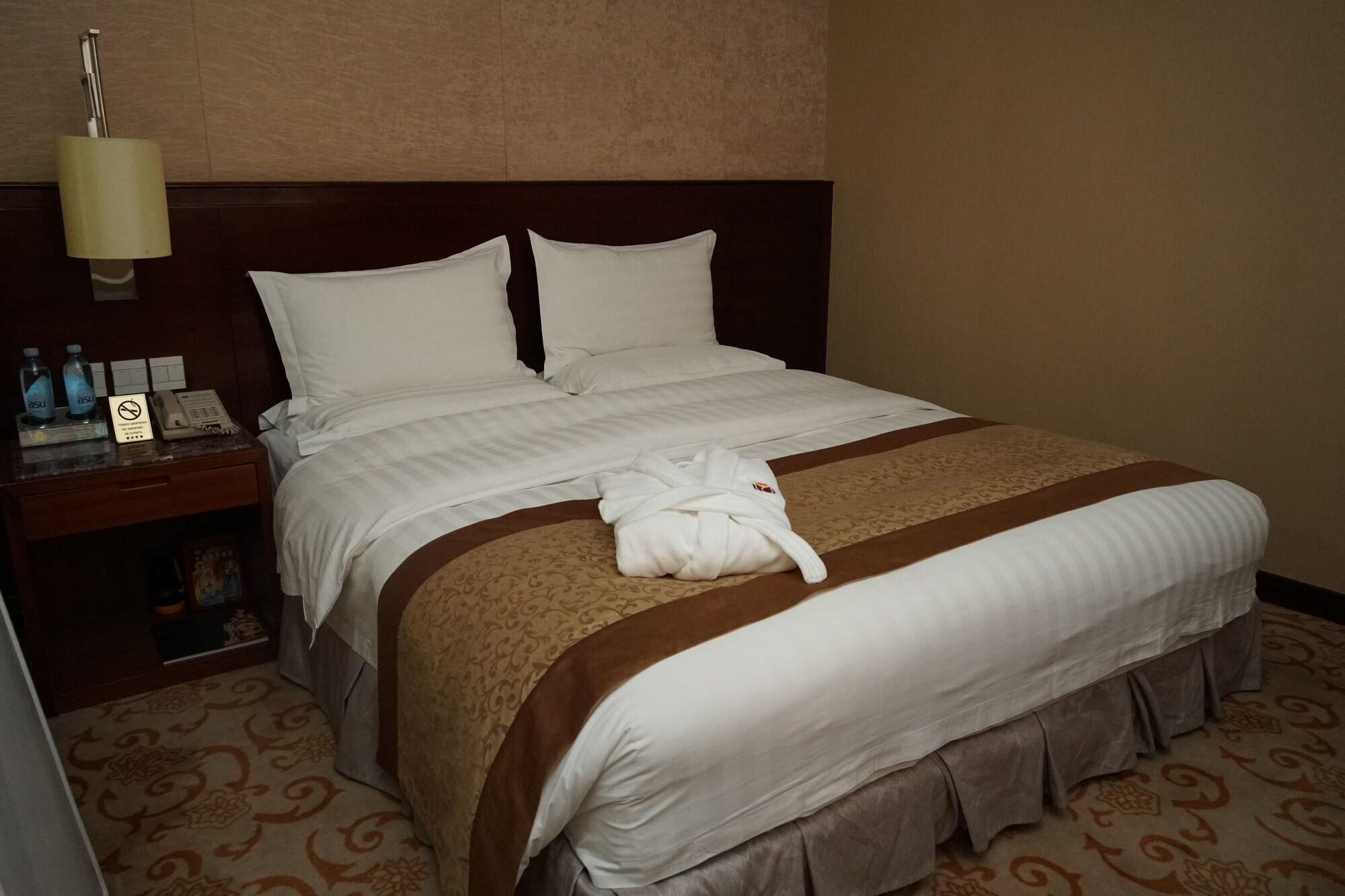 Soluxe Hotel อัลมาตี ภายนอก รูปภาพ