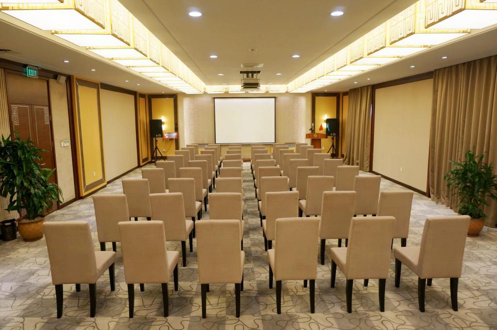 Soluxe Hotel อัลมาตี ภายนอก รูปภาพ