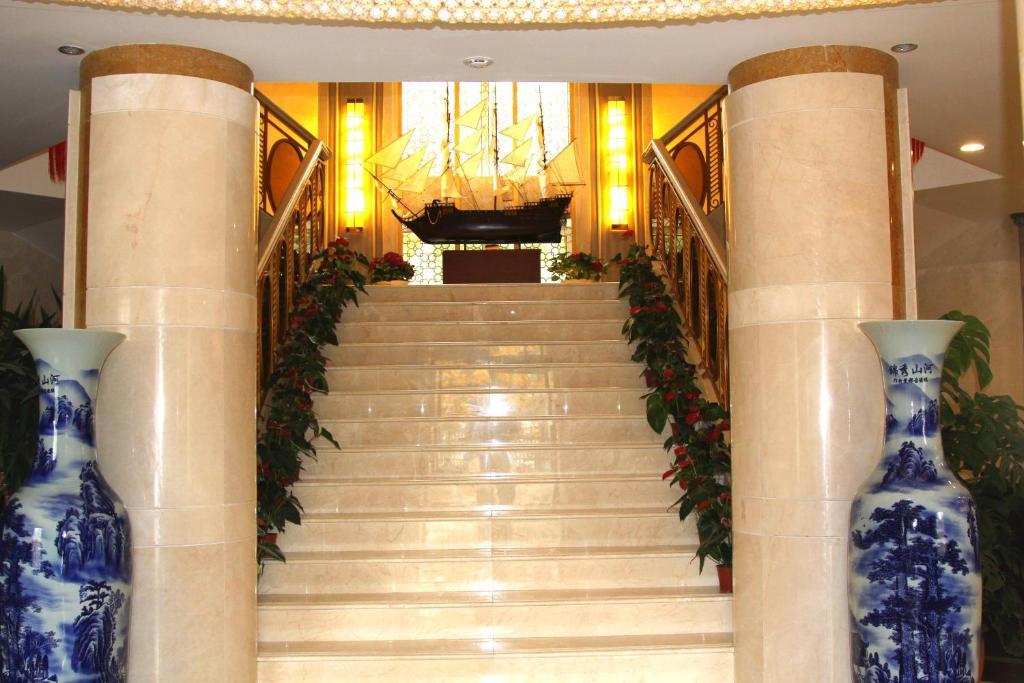 Soluxe Hotel อัลมาตี ภายนอก รูปภาพ