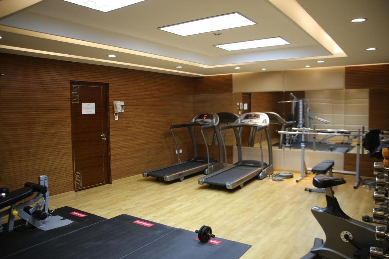 Soluxe Hotel อัลมาตี ภายนอก รูปภาพ